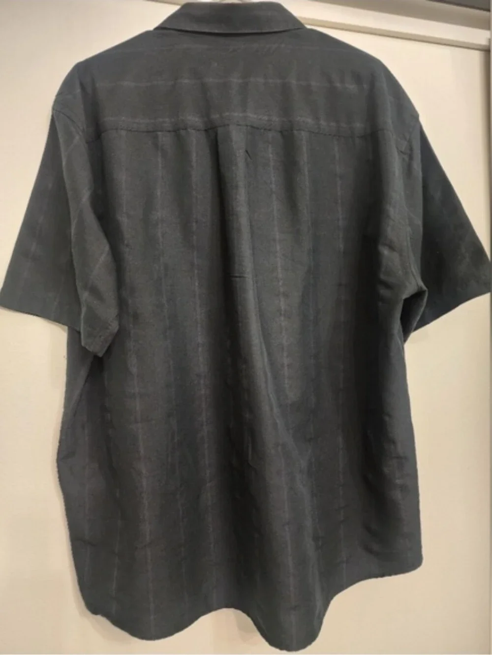 Perry Ellis Men's Black Short Sleeve Button Down Shirt Subtle Embossed Size XL - Picture 7 of 9